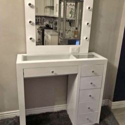 Makeup Vanity Set