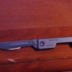 Foldable Scalpel With 10 Replaceable Blades