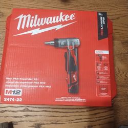 Milwaukee M12 PEX Expander Kit