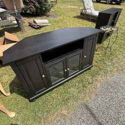 Black Corner TV Stand