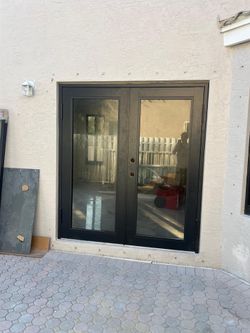 Hurricane impact French front doors and sliding doors | Puertas de impacto