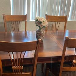 Beautiful six seat, dining table