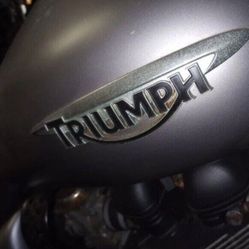 2014 Triumph 850 Sold With A Bella Sale 600 Miles Or Parts