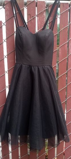 BLACK HEART NECKLINE DRESS