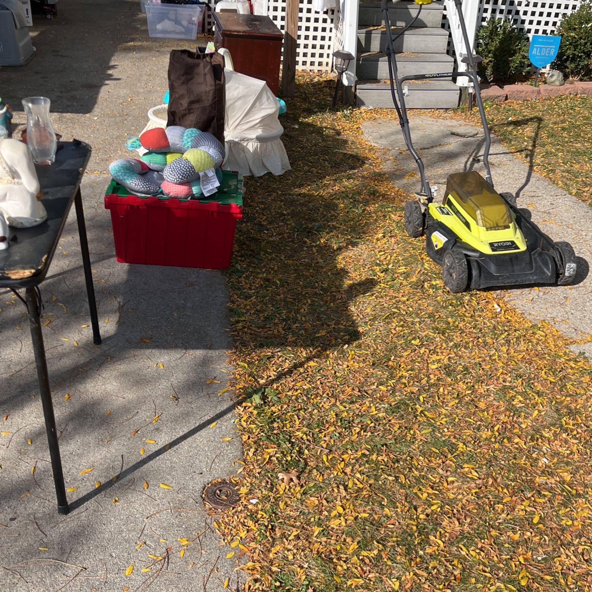 Garage Sale Roseville Mi 25021 Huron St