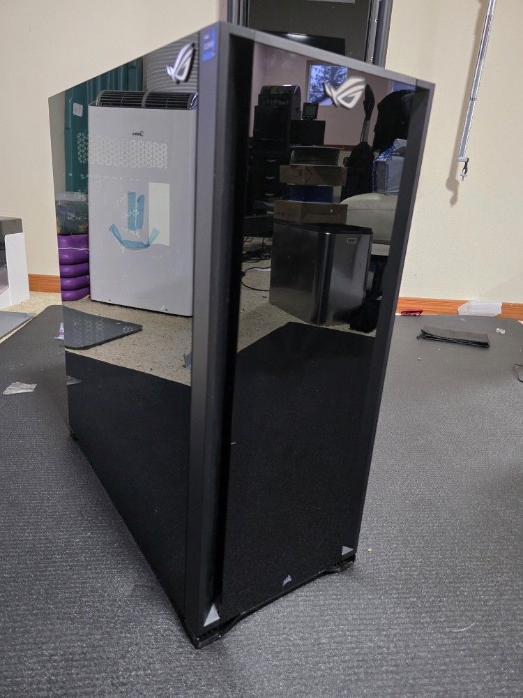 Corsair iCUE 7000X RGB Full-Tower ATX Case — Pristine Condition — Includes Original RGB Fans