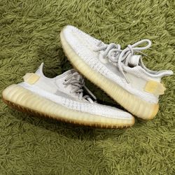 USED Yeezy 350 Boost V2 Light Size 5m NO BOX