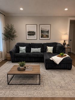 *Like New* Immaculate Charcoal Gray 2pc Comfy Sectional Couch (Free Delivery 🚚)