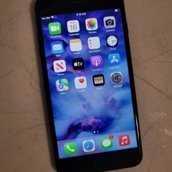 Apple iPhone 7 plus 128 GB UNLOCKED.COLOR BLACK. WORK VERY WELL.GOOD CONDITION. 