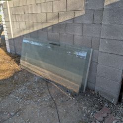 Free shower glass