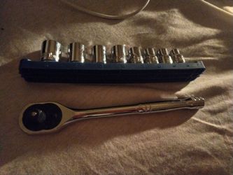 Ratchet with metric? Socket 8 through 15 size socket. In millimeters.
