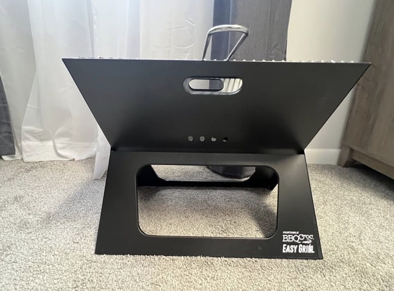 BBQ Croc Portable grill in Black Portable Charcoal Grill