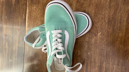 New Vans Size 5 M 6.5 W