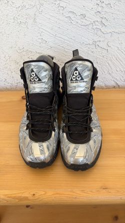 Men tennis shoes
