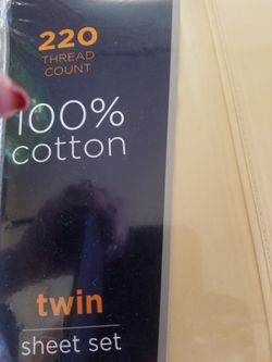 New Unopened Twin Yellow 100% Cotton Sheet Set. 220 Thread Count