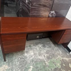 OFFICE/HOME DESK COMPUTER DESK