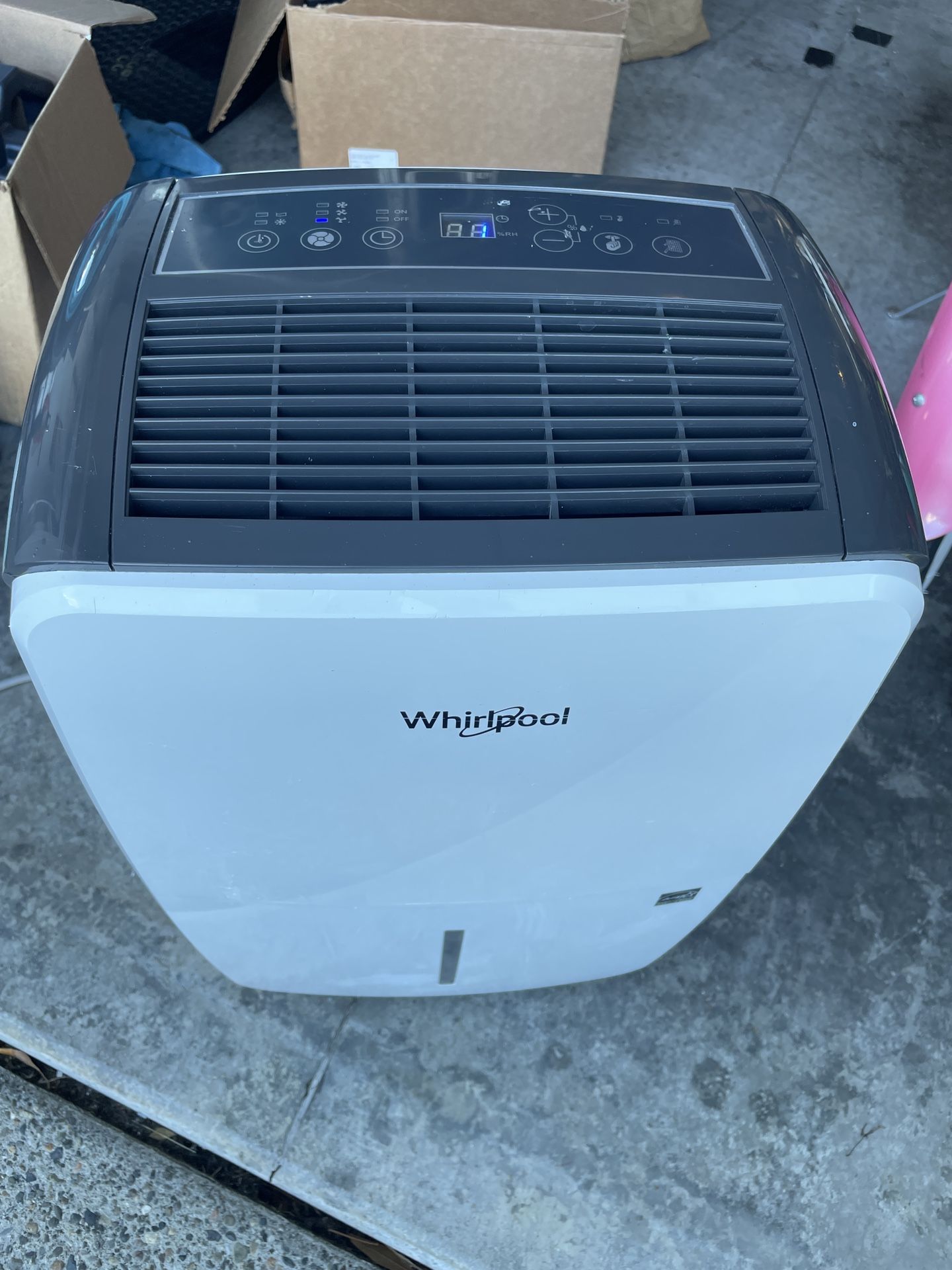 🌟 Whirlpool 70-Pint Dehumidifier – Barely Used