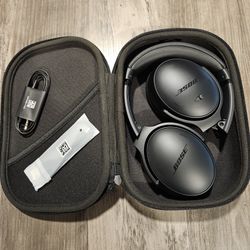 Bose Quiet Comfort Headphones NEW!