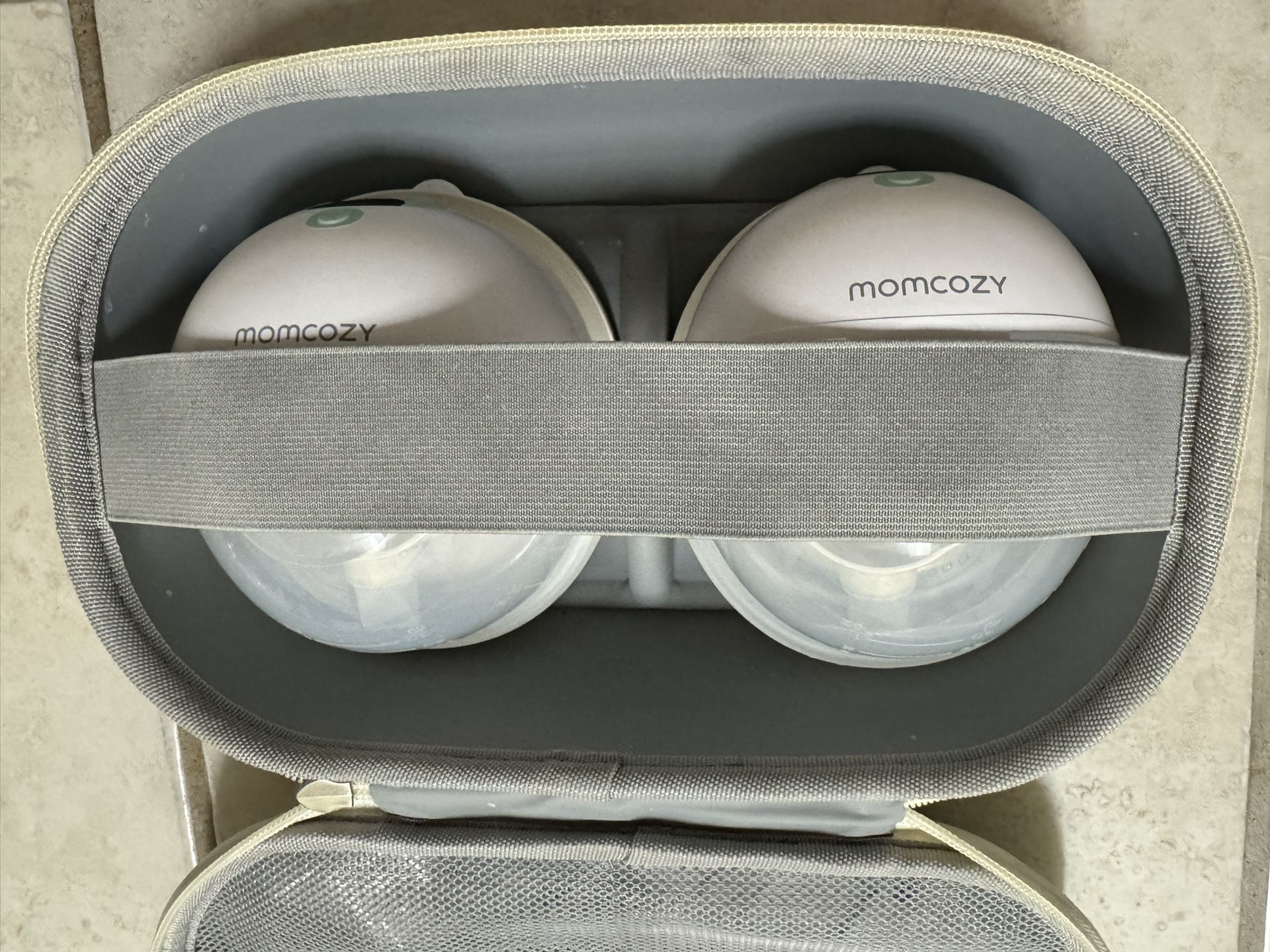 LIKE NEW! MOMCOZY M5