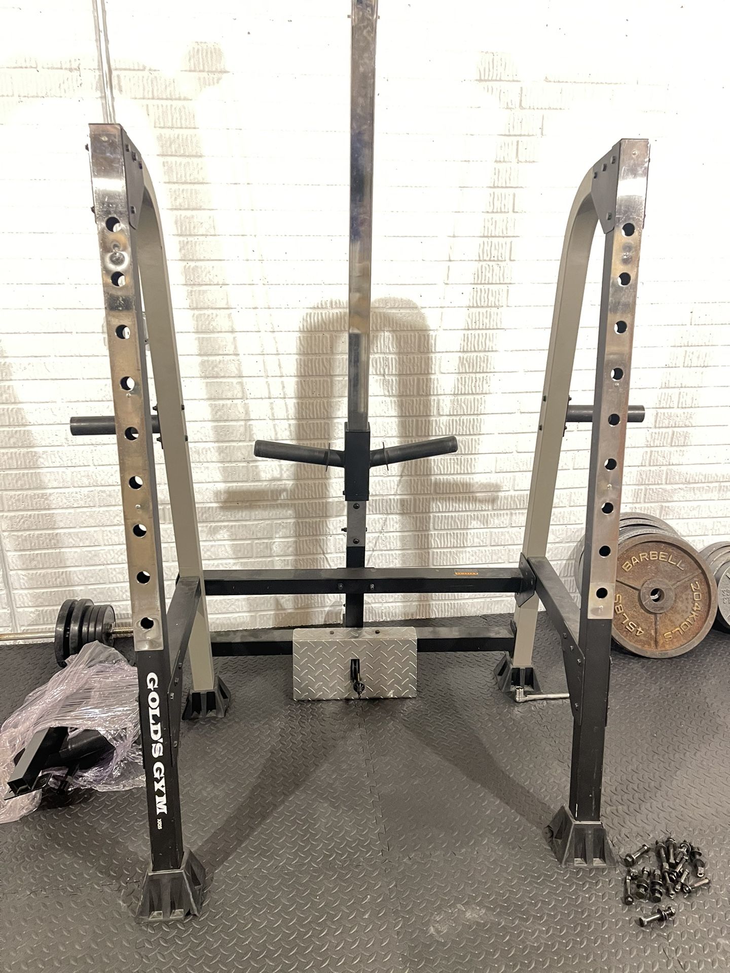 Golds gym XR35 Squat Rack With High/Low Cables