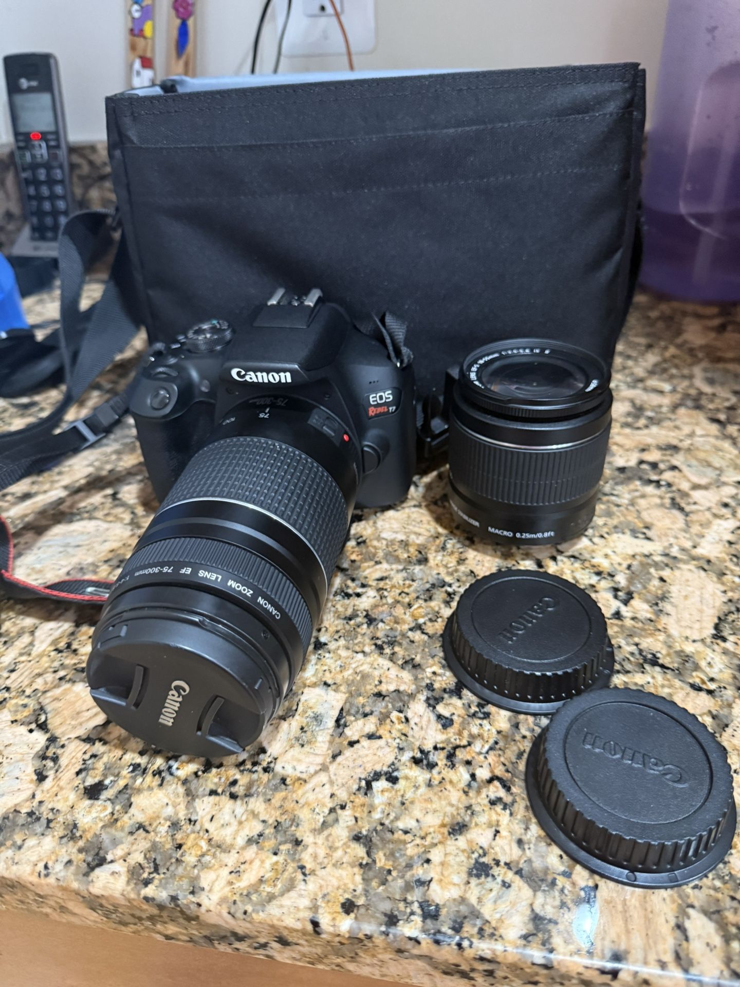 Canon EOS REBEL T7 EF18-55mm + EF 75-300mm Double Zoom KIT