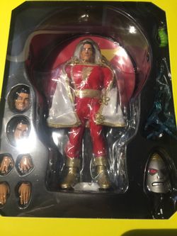 Shazam 6.5 inch action Figure One:12 Captain Marvel Collectible DC Comics, Mezco