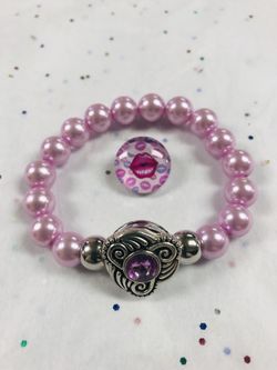 Light lavender faux pearl snap button bracelet