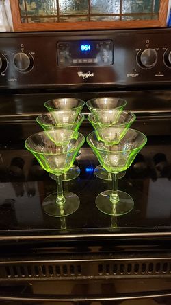 Set of 6 Vaseline Glass Dessert Stems