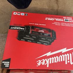 Milwaukee Bluetooth Pack out Stereo