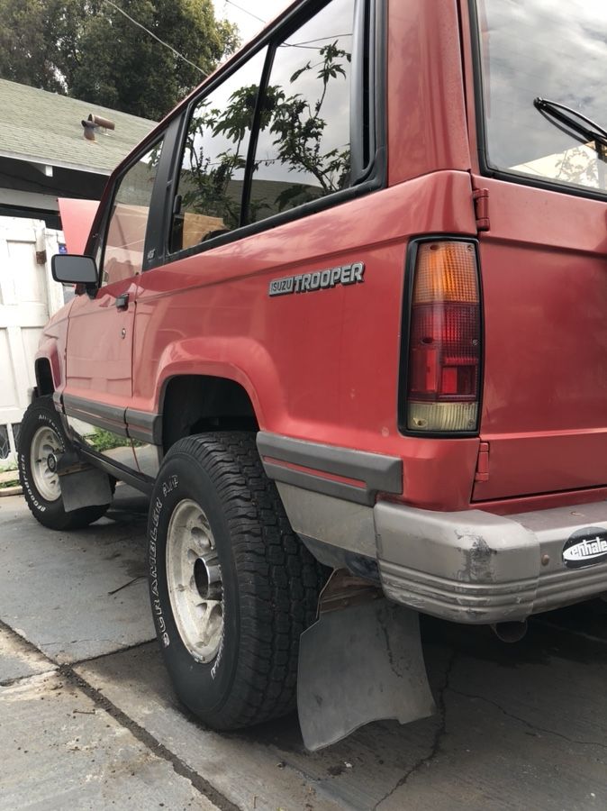 89 ISUZU TROOPER RS || 4x4 5 SPEED A/C STRAIGHT BODY ( BLOWN HEAD GASKET) RUNS BUT IT GOT TO BE TOWED CLEAN LIEN SALE TITLE