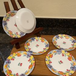 Corelle Fruit Basket 4 salad plate set up