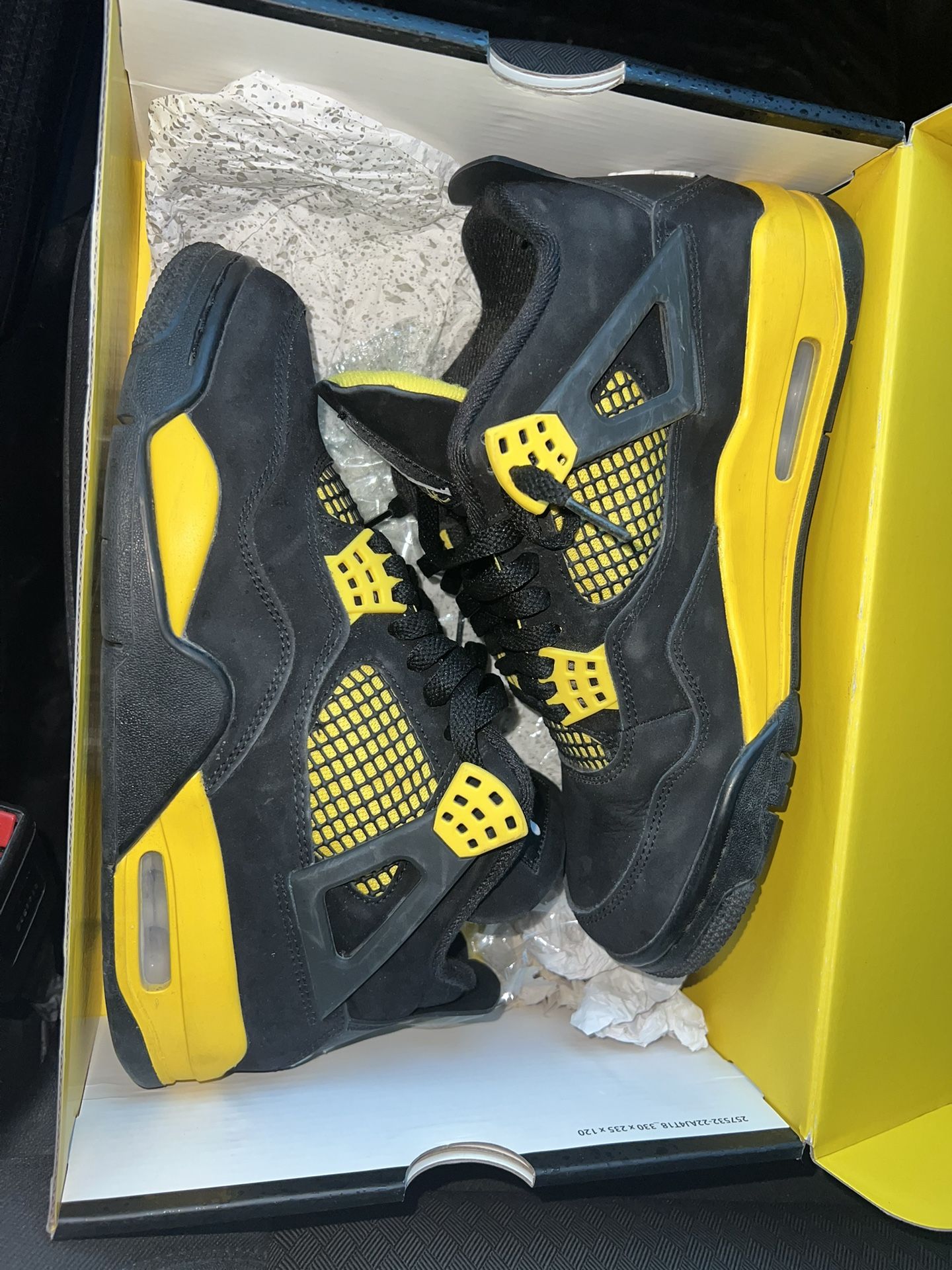 Jordan 4 Thunder