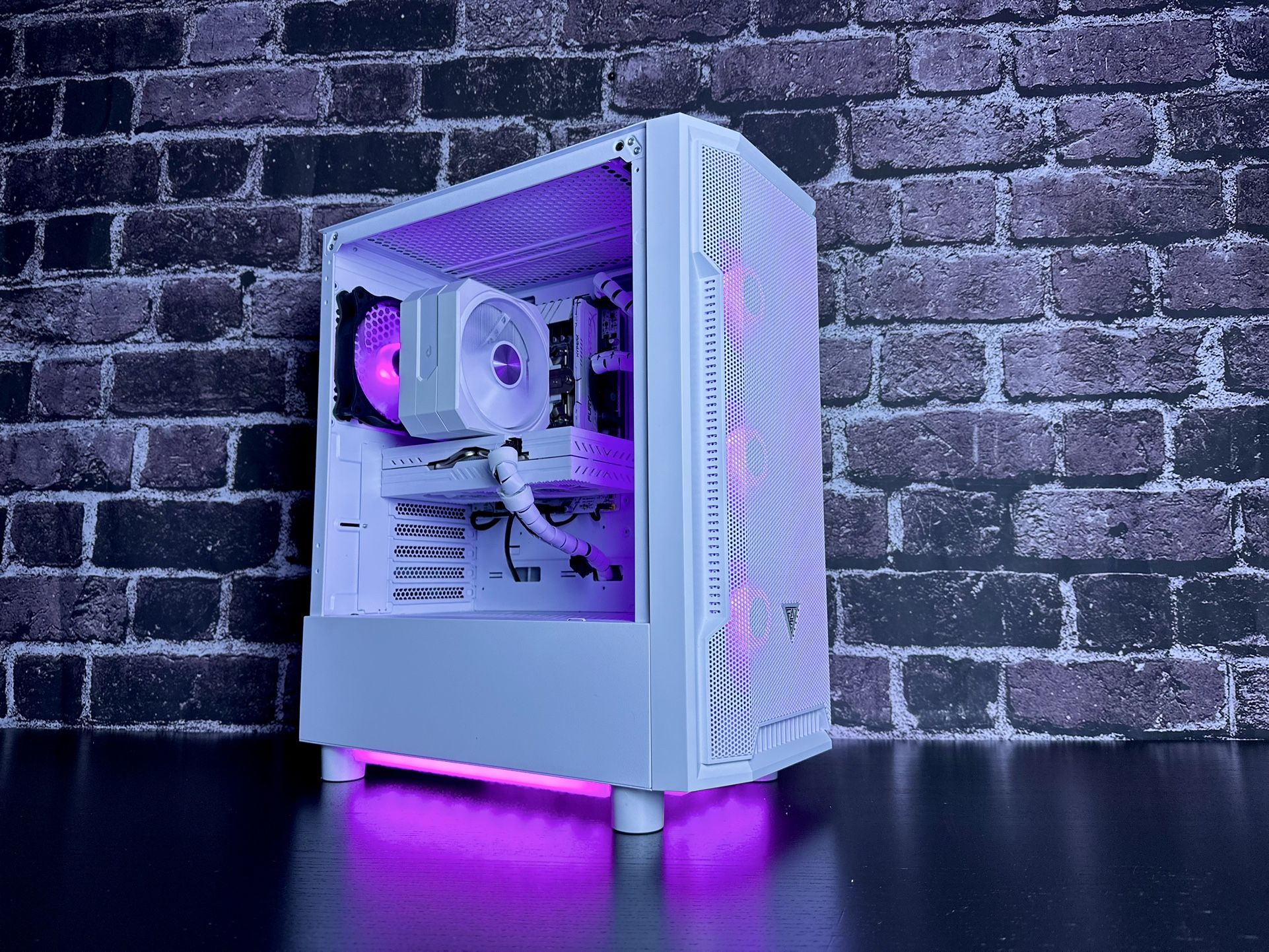 White Gaming Pc / Intel i7 5820k / RX 580 8GB / RAM 16GB / Storage 500GB / Windows 11