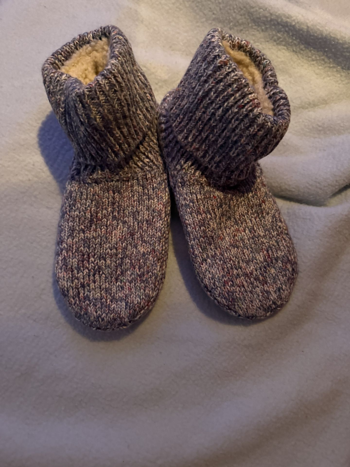 Size 8 Bomba Slippers