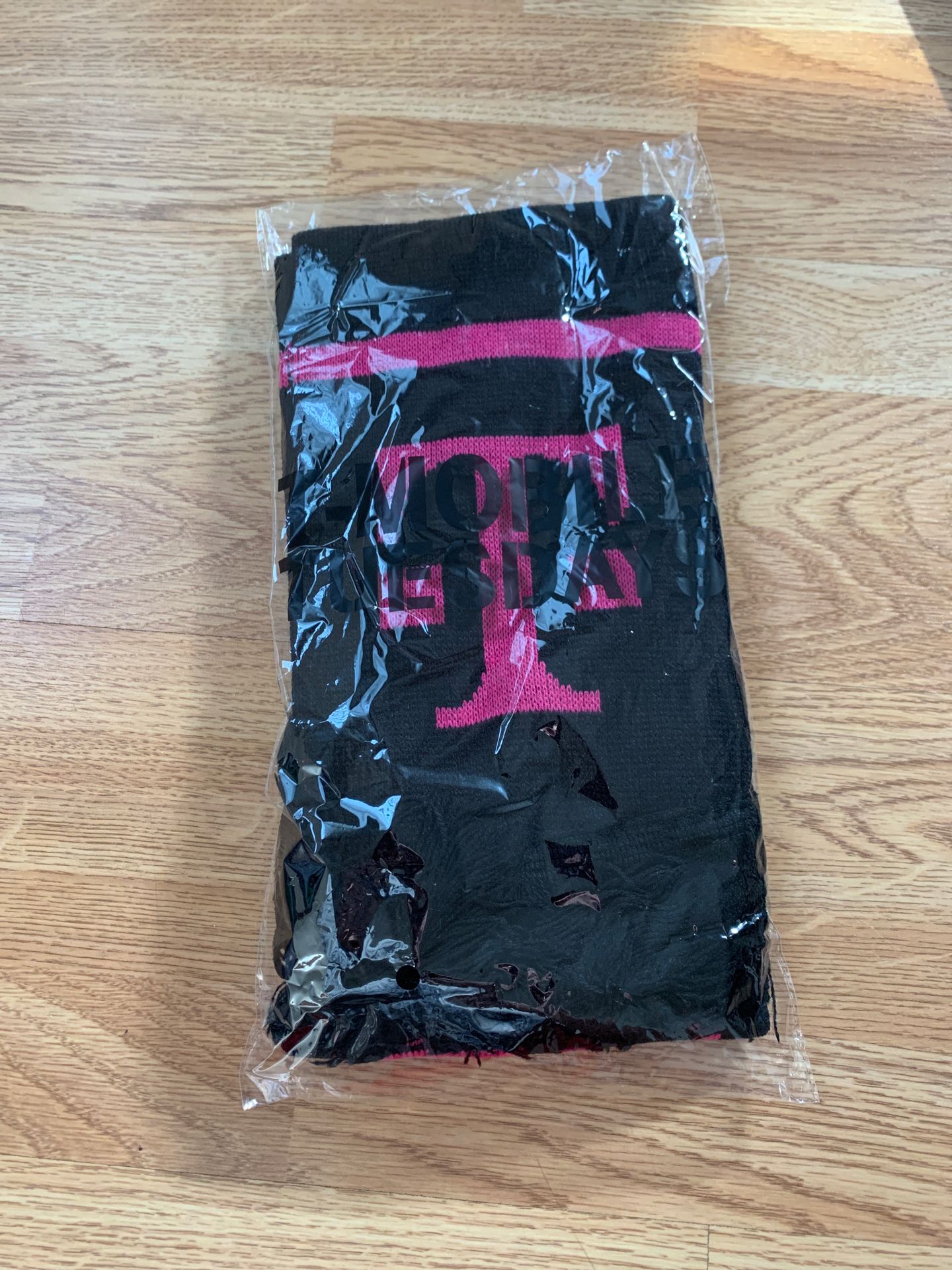 T-Mobile Scarf