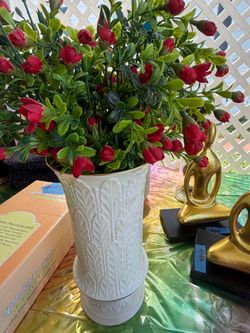 Cream Ceramic Vase with Gold Rim