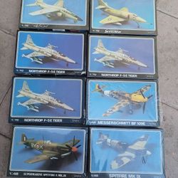 8 SCALE CONTRUCCION KITS..STARFIX...BRAND .NEW