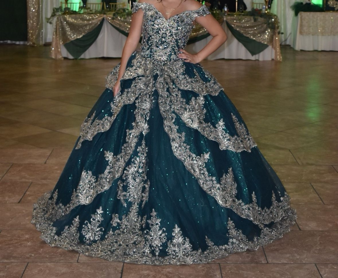 EMERALD green quince dress ( bear included)