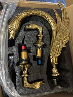 Golden Swan Bathroom Luxury Faucet