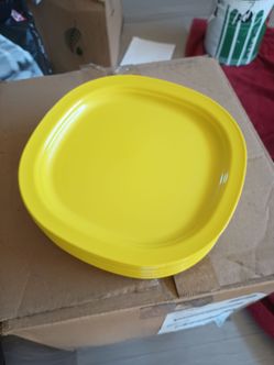 MICROWAVE LUNCH DISHES SETS OF 4 plates