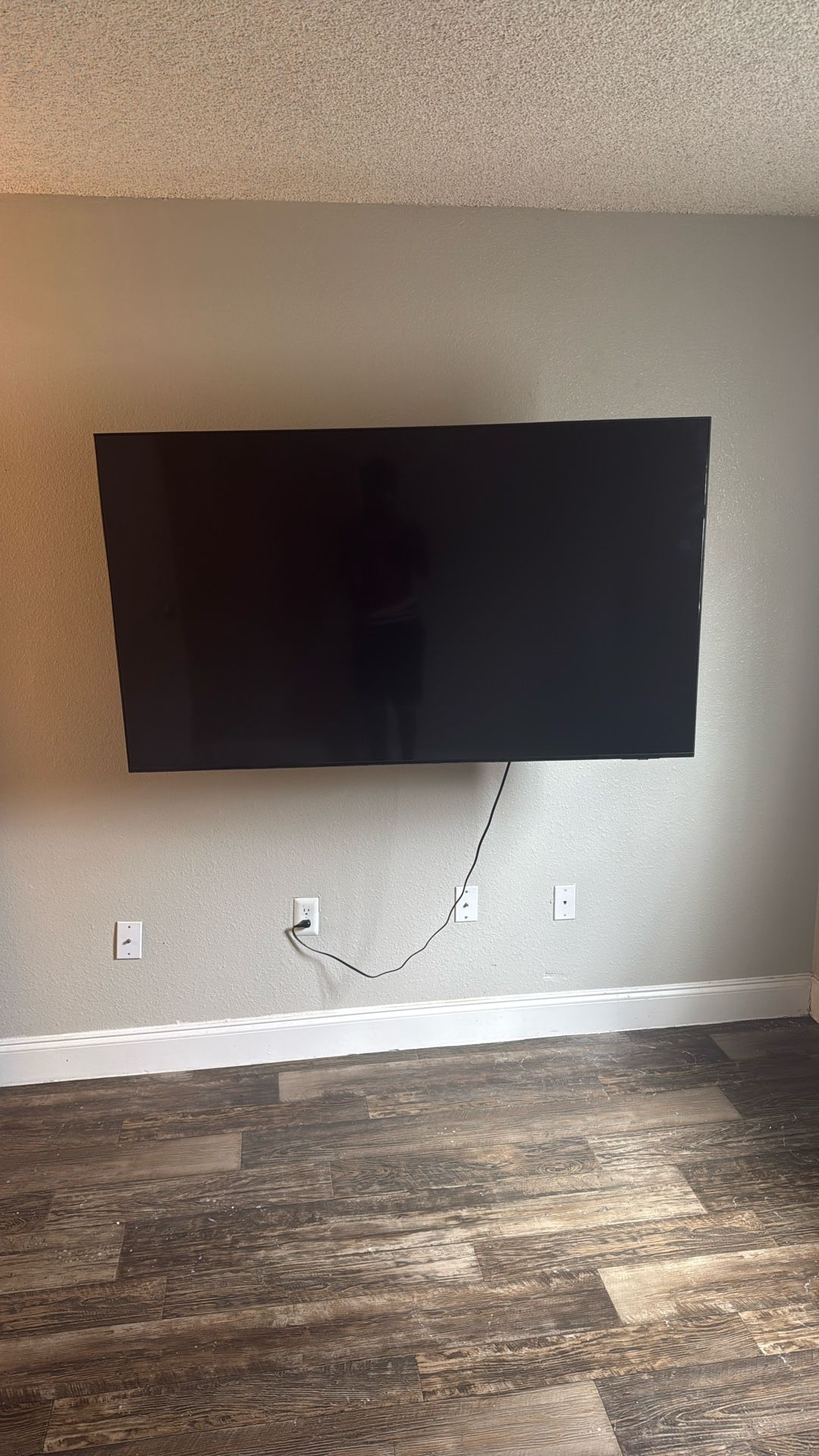 55” Inch Tv With Full Motion Tv Mount