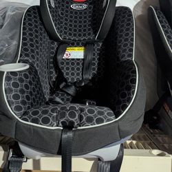 Graco Car Seat - Forward And Backward Facing
