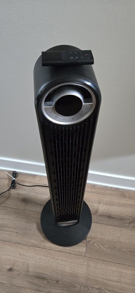 Black Tower Fan With Remote 