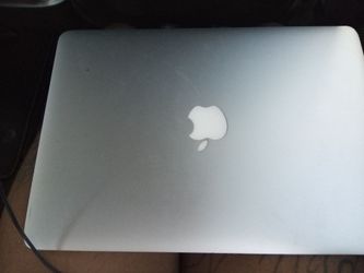 Apple laptop