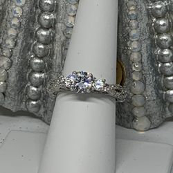 Stunning Wedding Ring Great Detail Sz8.25 $15