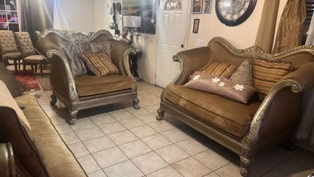 Beautiful Living Room Set 