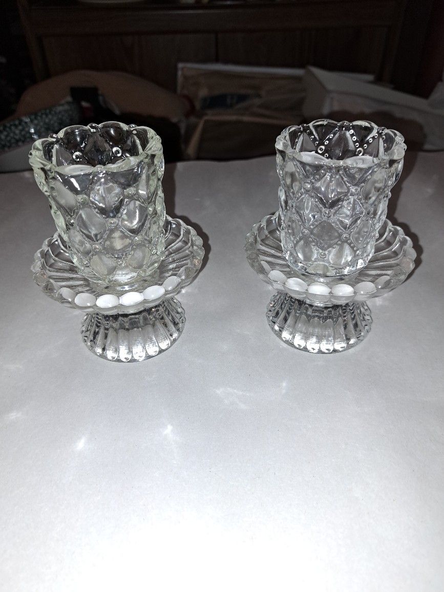 Beautiful clear glass pair of Partylite candle holders. Set of 2