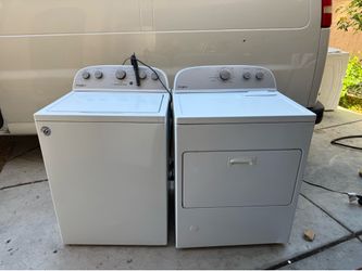 Whirlpool washer and gas dryer set