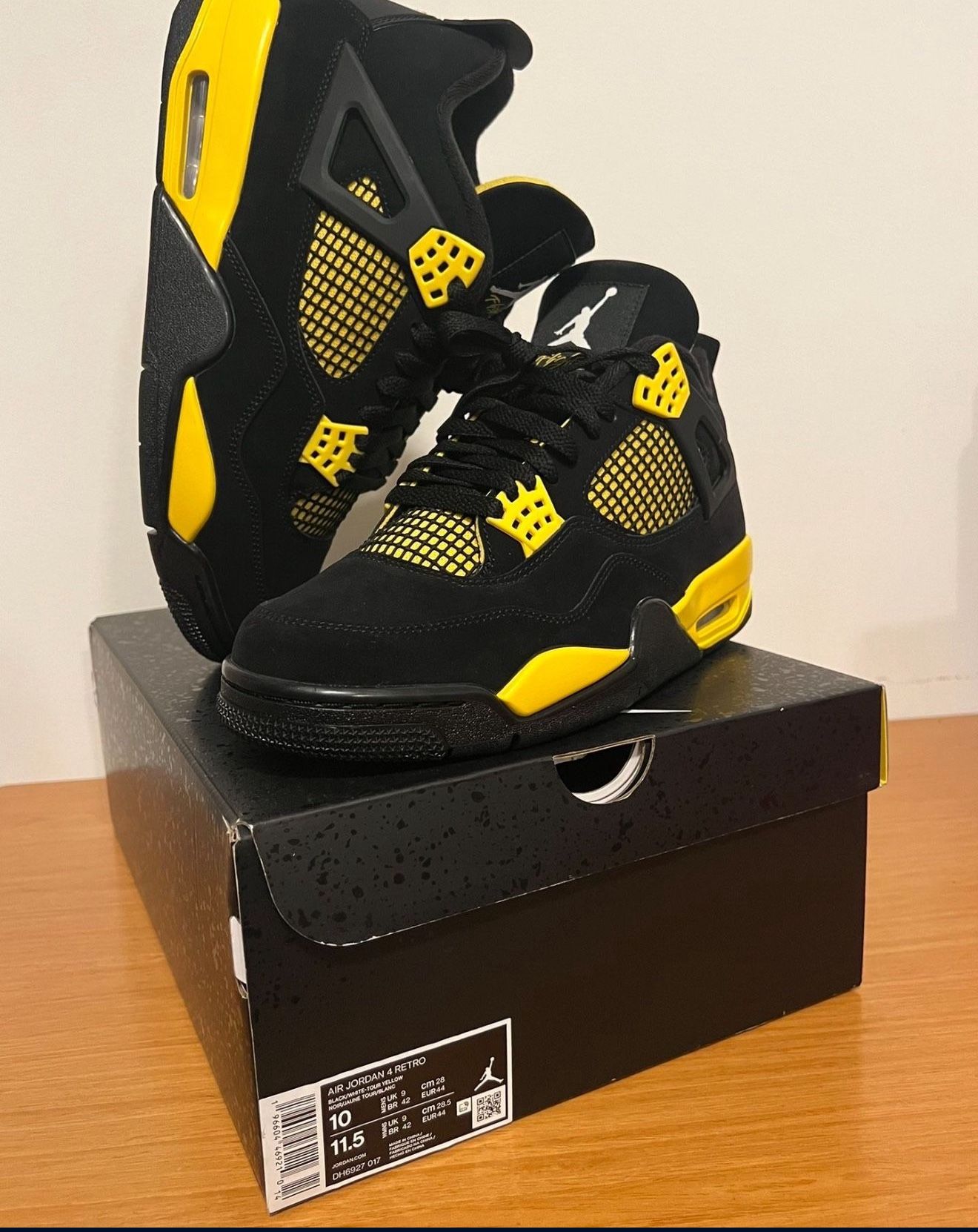 Air Jordan Retro 4 Thunder