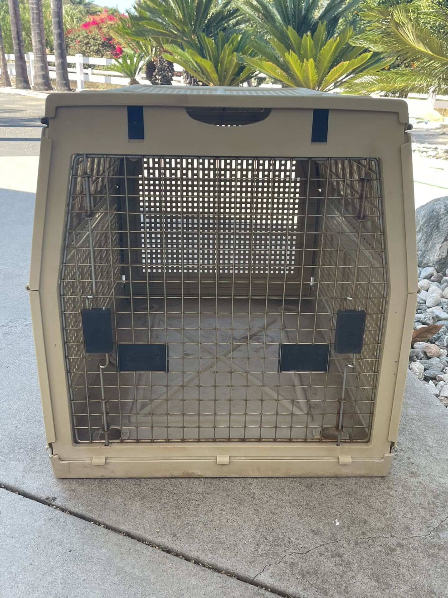 Large Nylabone Brand Foldable Dog And Animal Crate
